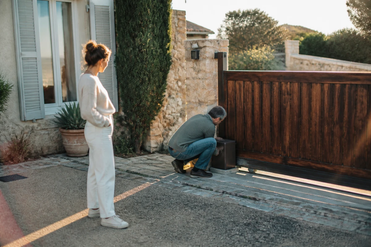 Motorisation portail coulissant maison individuelle Menton